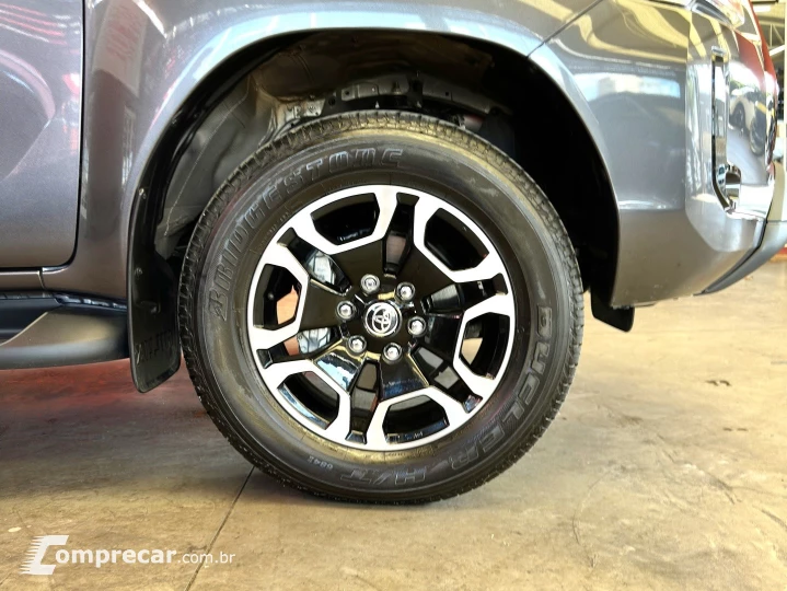 HILUX 2.8 D-4D TURBO DIESEL CD SRX 4X4 AUTOMÁTICO