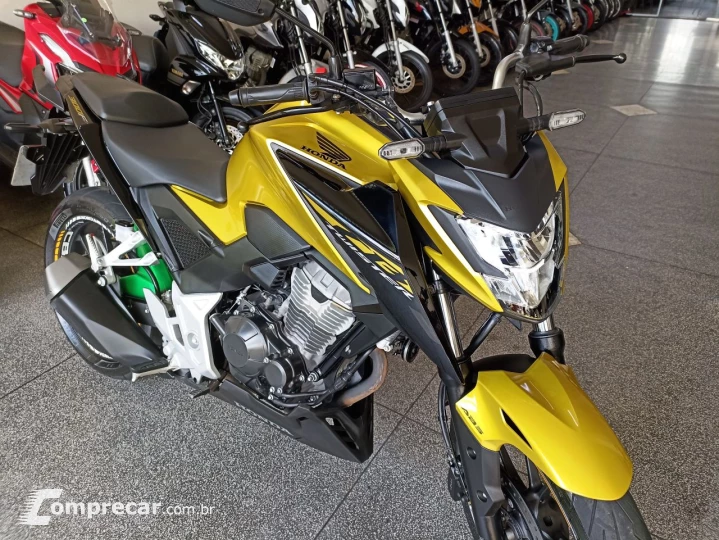 CB 300F Twister Flex