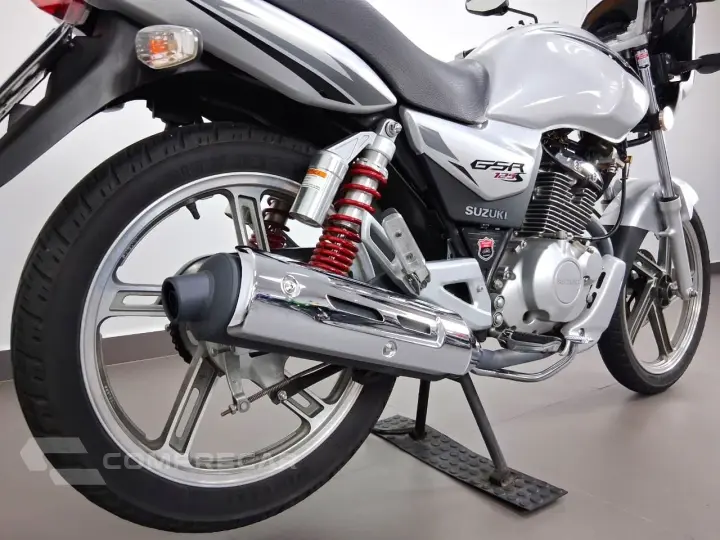 SUZUKI GSR 125 S