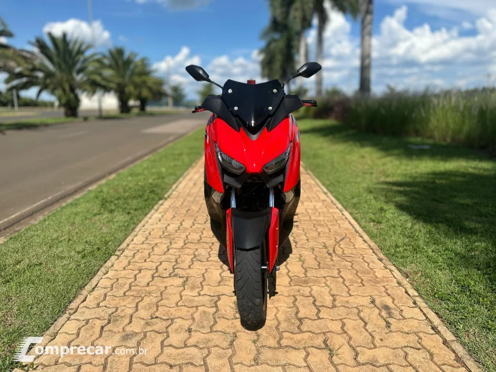 XMAX 250
