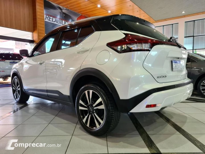 KICKS ADVANCE CVT