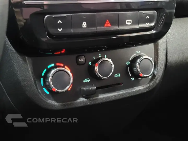 Kwid KWID OUTSIDER 1.0 Flex 12V 5p Mec.