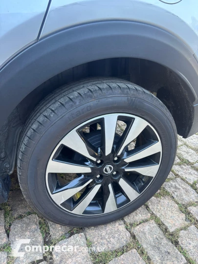 Kicks SV 1.6