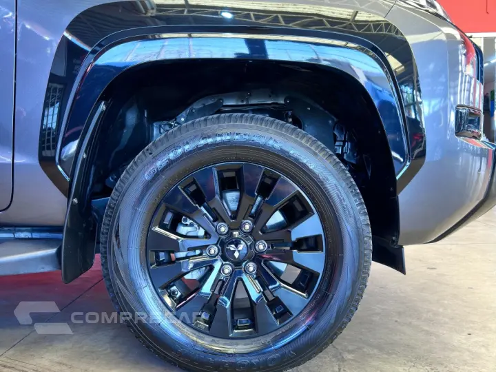 TRITON 2.4 BITURBO DIESEL CD KATANA 4X4 AUTOMÁTICO