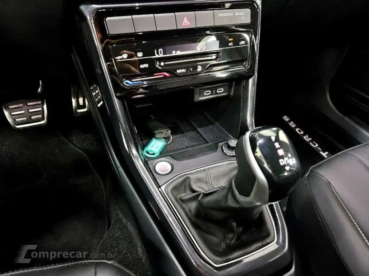 T CROSS HIGHLINE 250 TSI AUT