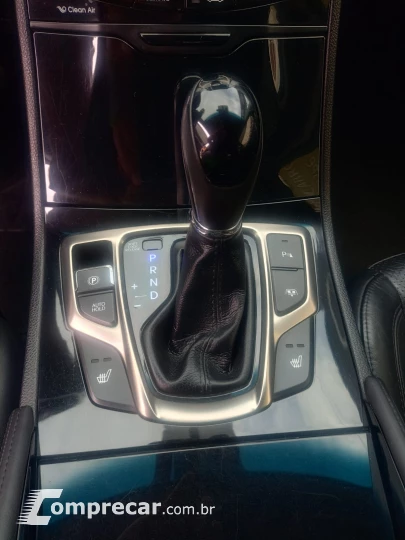 AZERA 3.3 MPFI GLS Sedan V6 24V