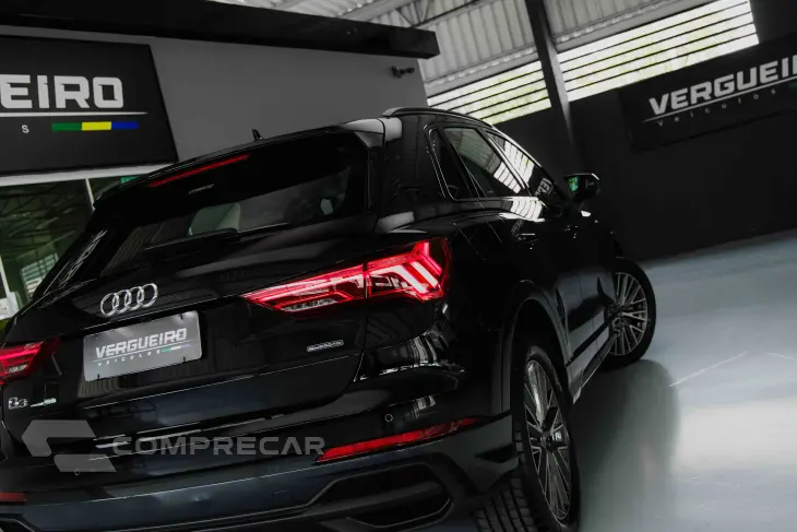 Q3 2.0 40 TFSI Performance Black Quattro