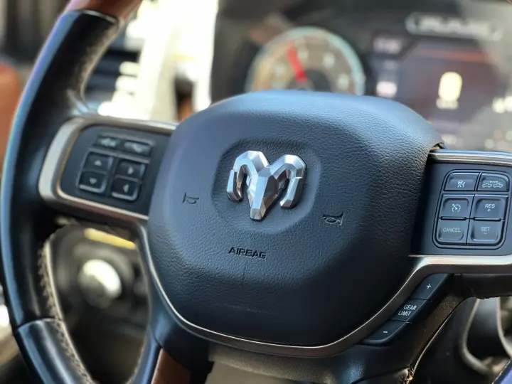 3500 6.7 Laramie Longhorn 4X4 CD 6 Cilindros Turbo