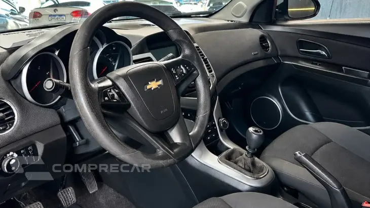 Cruze Sedan