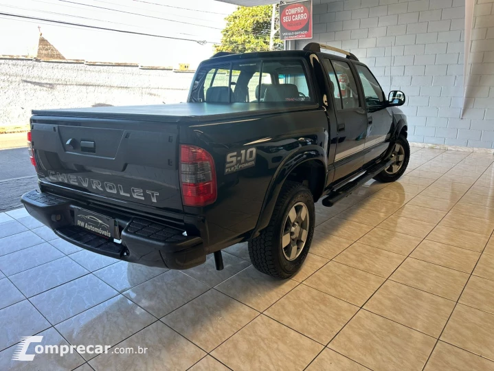S10 2.4 MPFI Executive 4X2 CD 8V
