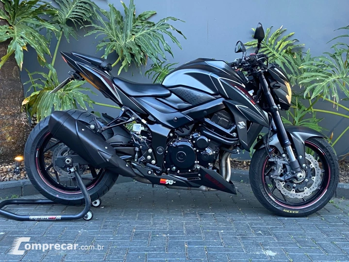 GSX-S 750
