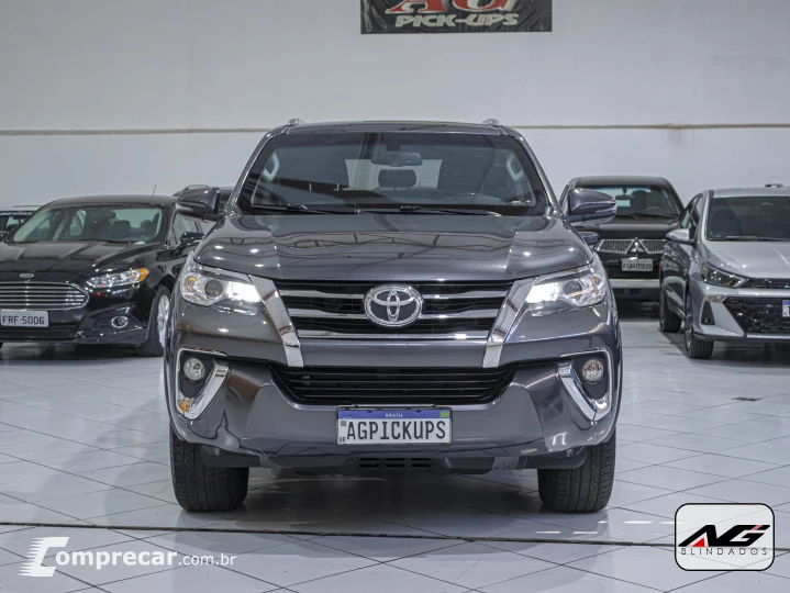 HILUX SW4 2.7 SRV 7 Lugares 4X2 16V
