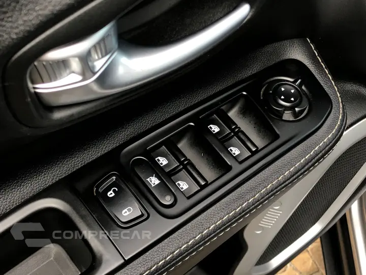 Renegade 1.8 16V Flex 4P Automático