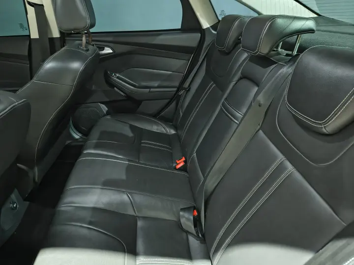 FOCUS 2.0 Titanium Sedan 16V