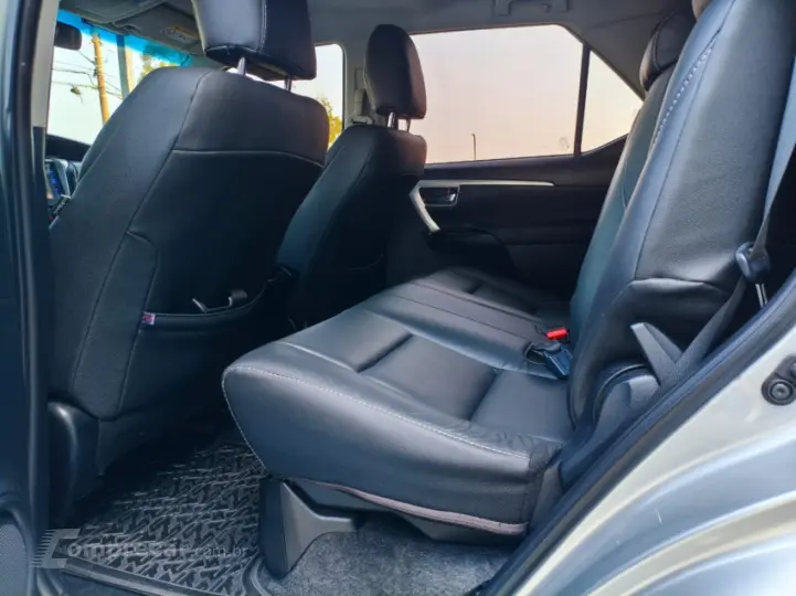 HILUX SW4 2.7 SR 4X2 16V