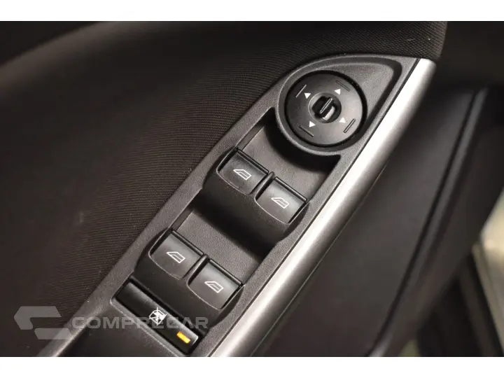 FOCUS 2.0 SE FASTBACK 16V FLEX 4P POWERSHIFT
