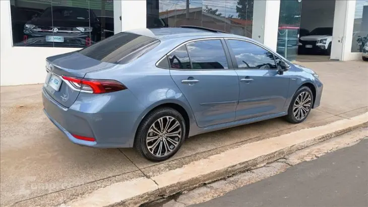 COROLLA 1.8 VVT-I Hybrid Altis Premium