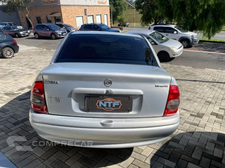 Corsa Super 1.6 MPFI 8v 5p