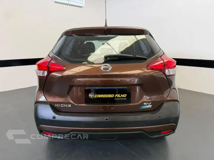 KICKS SV CVT