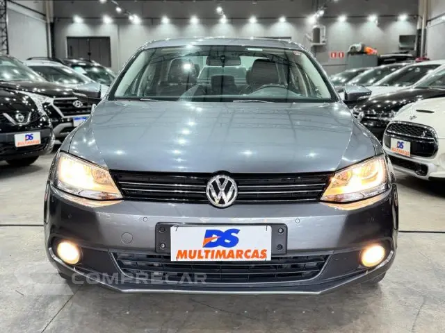 JETTA - 2.0 COMFORTLINE 4P MANUAL