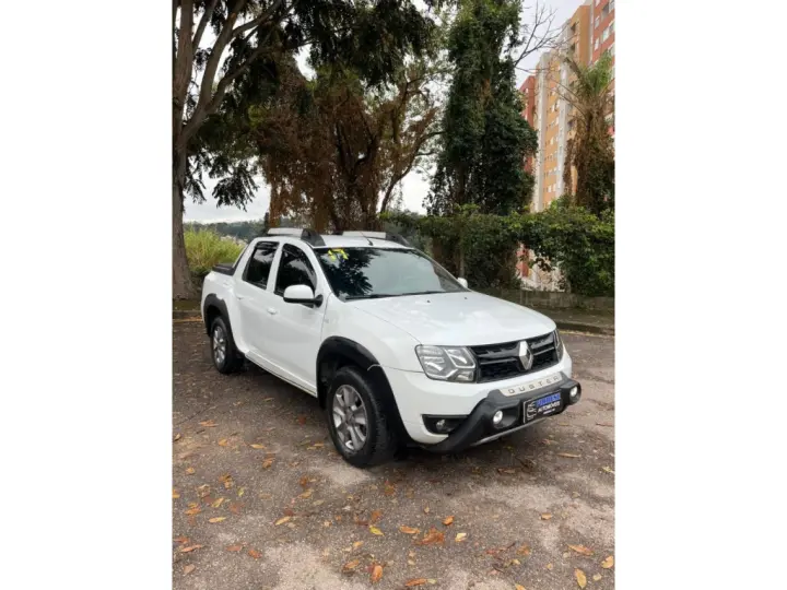 DUSTER OROCH 2.0 16V FLEX DYNAMIQUE 4P AUTOMÁTICO