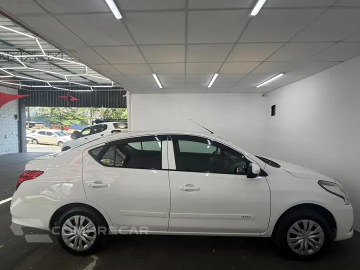 VERSA 1.0 12V FlexStart 4p Mec.