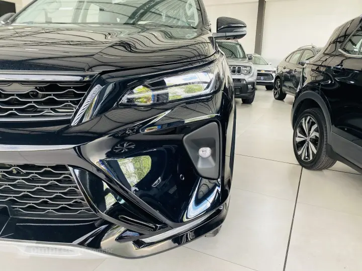 HILUX SW4 2.8 D-4D TURBO DIESEL SRX PLATINUM 7L 4X4 AUTOMÁTI