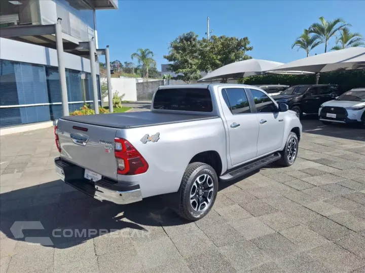 HILUX 2.8 D-4D TURBO DIESEL CD SRX 4X4 AUTOMÁTICO