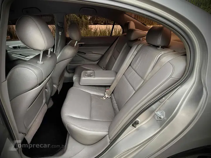 CIVIC 1.8 LXS 16V GASOLINA 4P AUTOMÁTICO