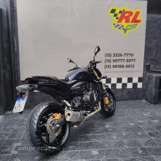 CB 600F HORNET