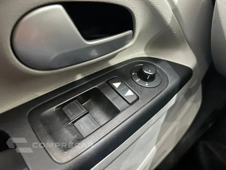 UP 1.0 TSI HIGH UP 12V FLEX 4P MANUAL