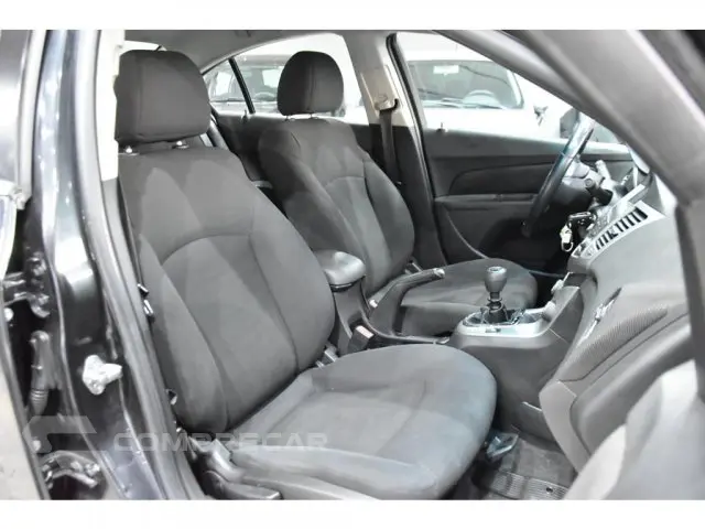 CRUZE SEDAN - 1.8 LT 16V 4P MANUAL