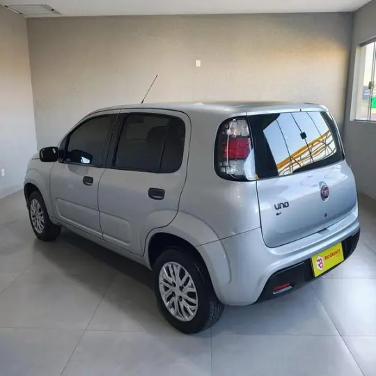 FIAT UNO ATTRACTIVE 1.0