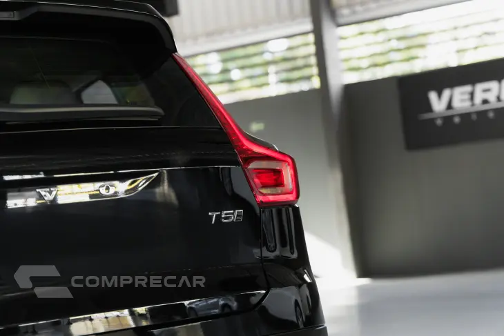 XC40 2.0 T5 Momentum AWD Geartronic