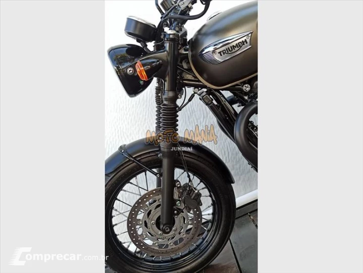 BONNEVILLE T100 BLACK 900
