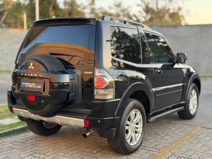 Pajero Full 3.8 V6 24V HPE 4X4 AUTOMÁTICO