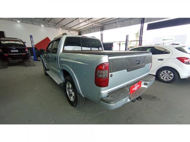 S10 - 2.4 MPFI EXECUTIVE 4X2 CD 8V 4P MANUAL