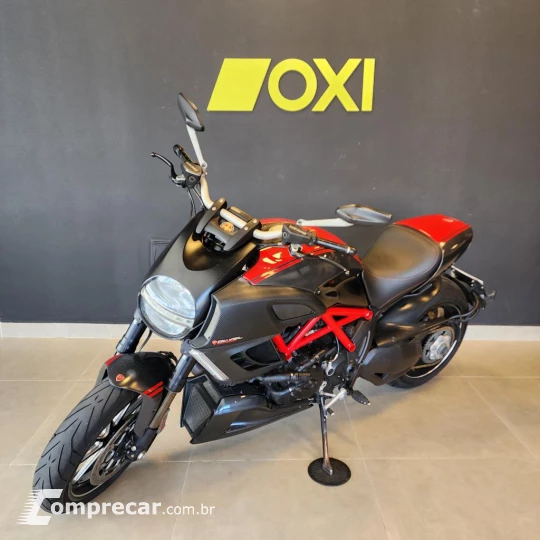DIAVEL 1198 Carbon