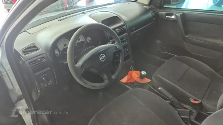 ASTRA 2.0 MPFI Advantage Sedan 8V