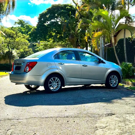 SONIC 1.6 LTZ Sedan 16V