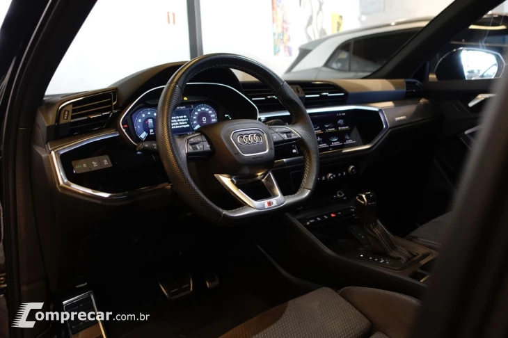 Q3 2.0 4P 40 TFSI PERFORMANCE BLACK QUATTRO TIPTRONIC AUTOMÁ