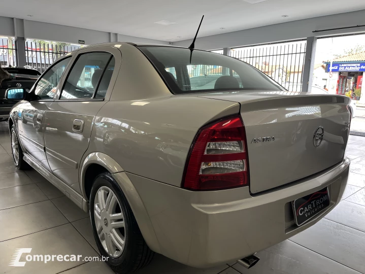 ASTRA 2.0 MPFI Elegance Sedan 8V