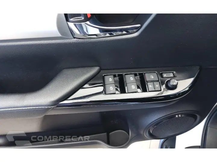 HILUX 2.8 D-4D TURBO DIESEL CD SRX LIMITED 4X4 AUTOMÁTICO