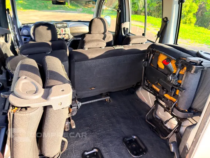 Doblo ESSENCE 1.8 Flex 16V 5p