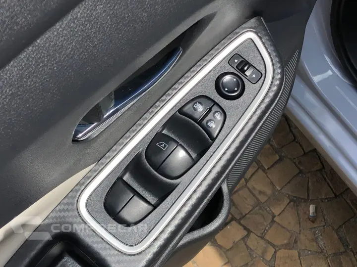 Versa 1.6 16V Flex Exclusive Xtronic