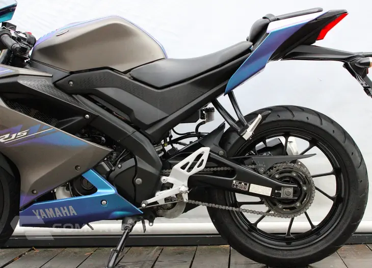 YAMAHA YZF R15