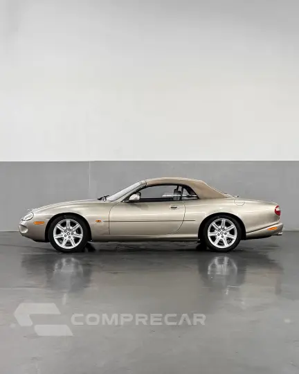 XK8 4.0 Conversível V8 32V
