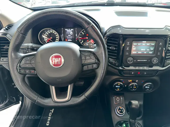 TORO 2.0 16V Turbo Freedom 4WD AT9