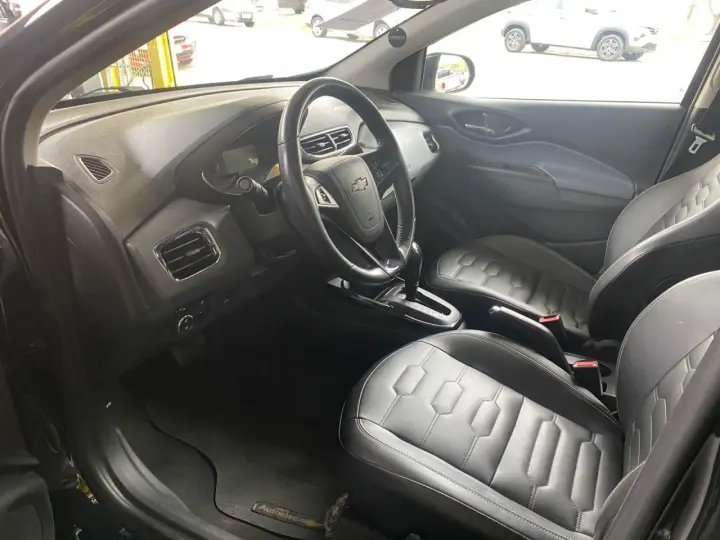 Onix Hatch 1.4 4P FLEX LTZ AUTOMÁTICO