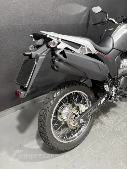 LANDER 250 ABS CONNECTED